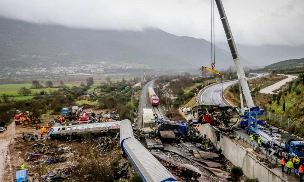 Τέμπη: Καλούνται να απολογηθούν 23 μη πολιτικά πρόσωπα την ημέρα που συμπληρώνεται ένας χρόνος από την τραγωδία